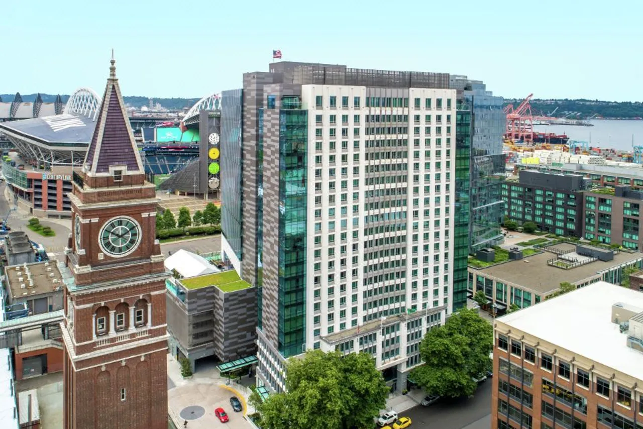 Embassy Suites by Hilton Seattle Downtown Pioneer Square — โรงแรมในใกล้ Lumen Field
