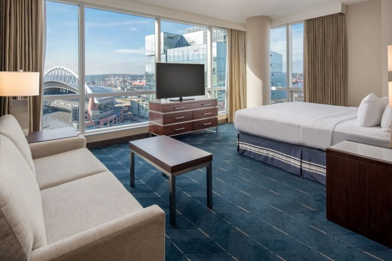 Embassy Suites by Hilton Seattle Downtown Pioneer Square — ภาพห้องพักและบรรยากาศ