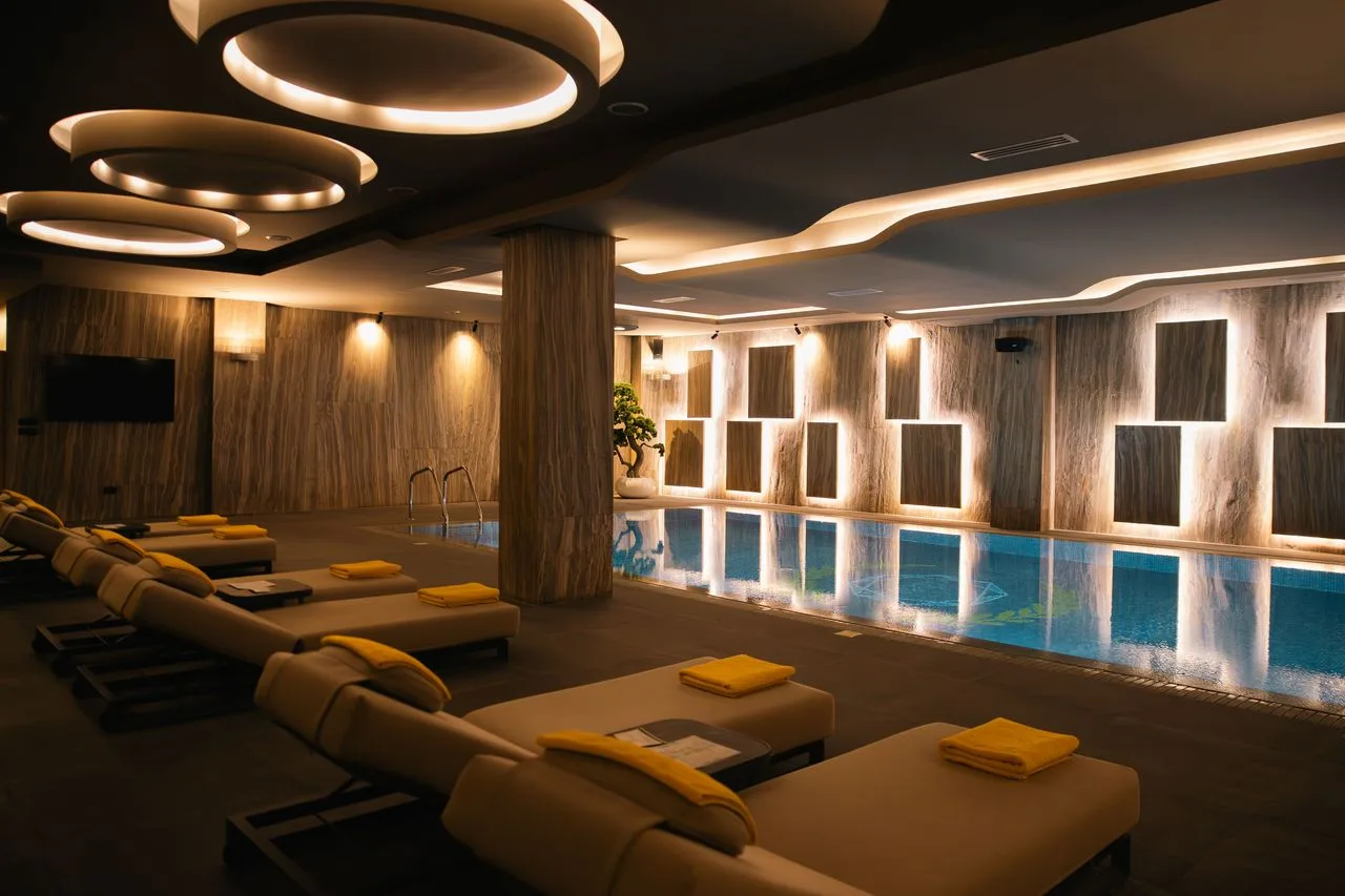 Emerald Hotel Pristina — rooms and atmosphere