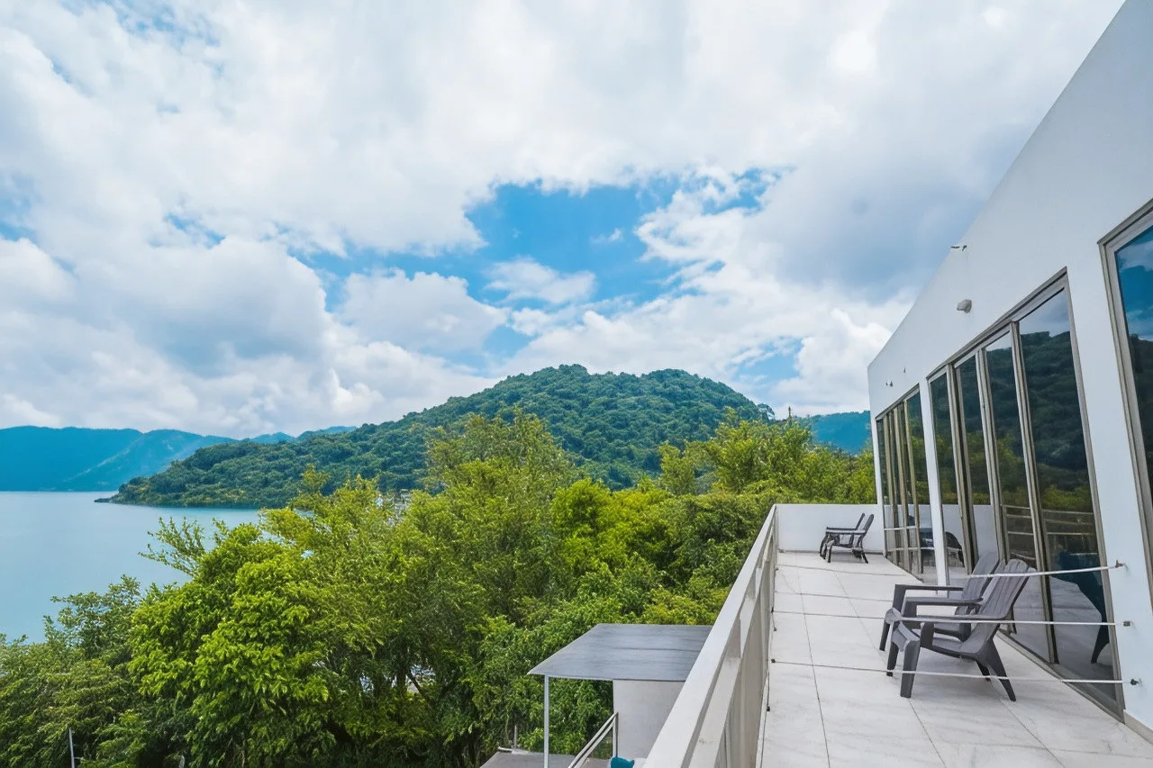Equinoccio Hotel — ภาพห้องพักและบรรยากาศ