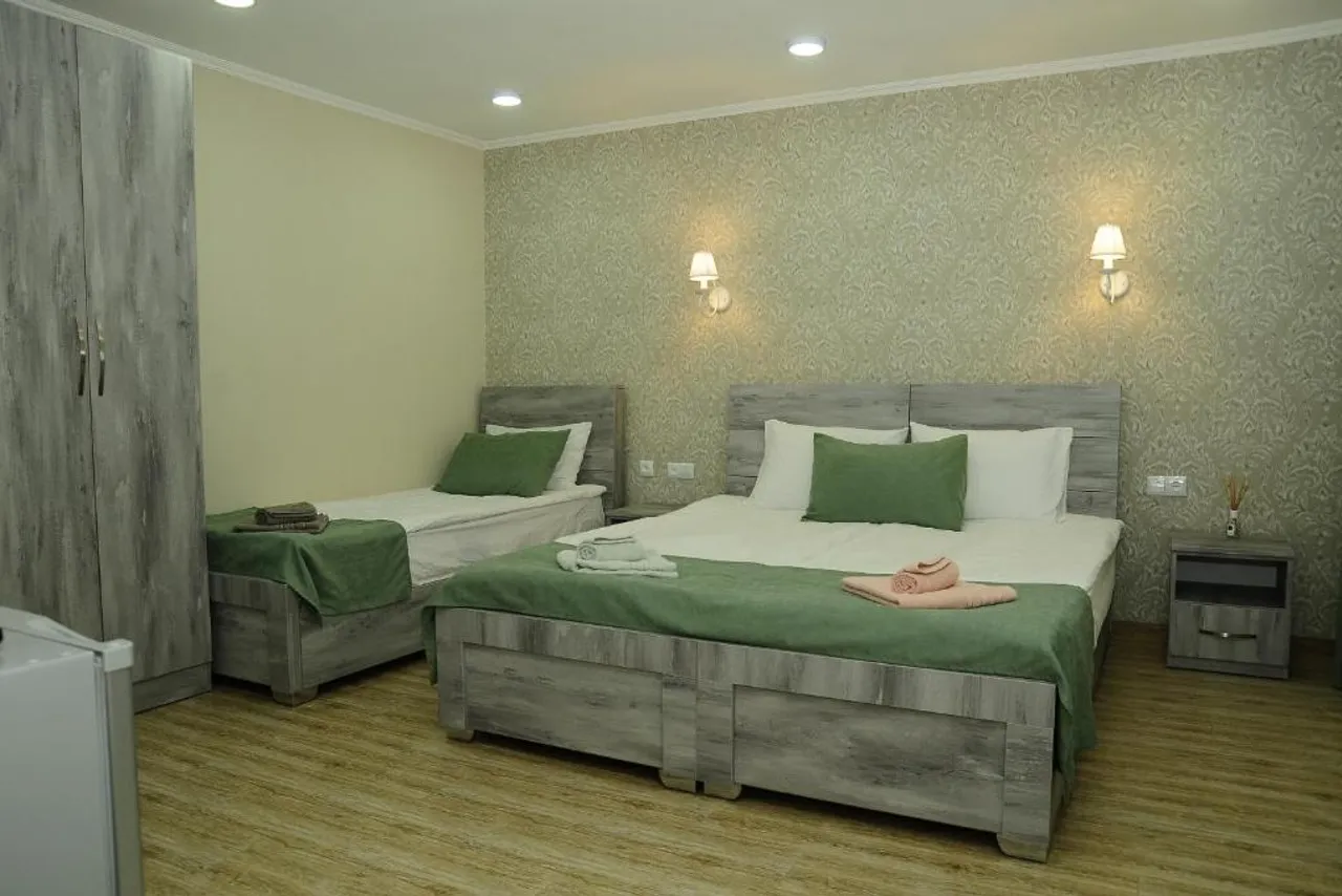 Erik's Guest House — โรงแรมในบอร์โจมิ
