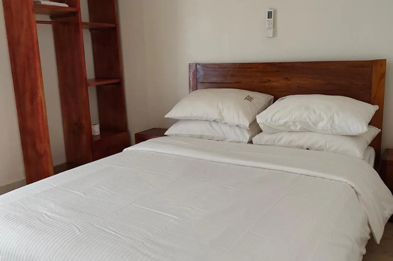 ERYL Hôtel — ภาพห้องพักและบรรยากาศ