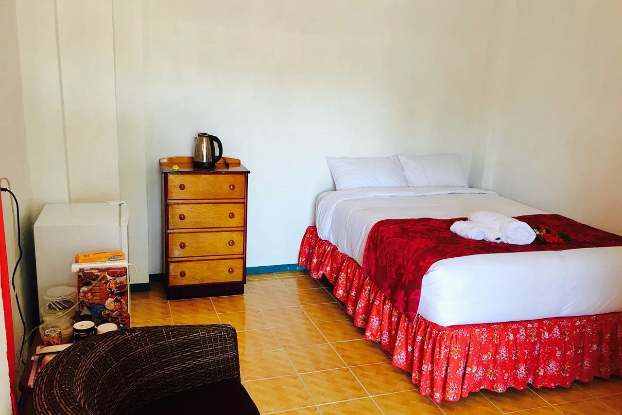 Esfam Lodge — ภาพห้องพักและบรรยากาศ