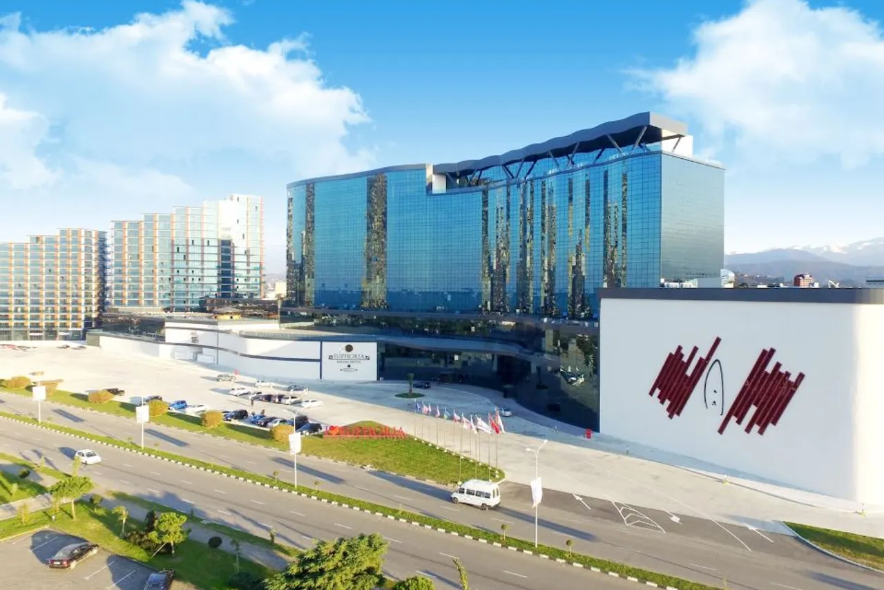 Euphoria Batumi Convention & Casino Hotel — โรงแรมในบาทูมิ