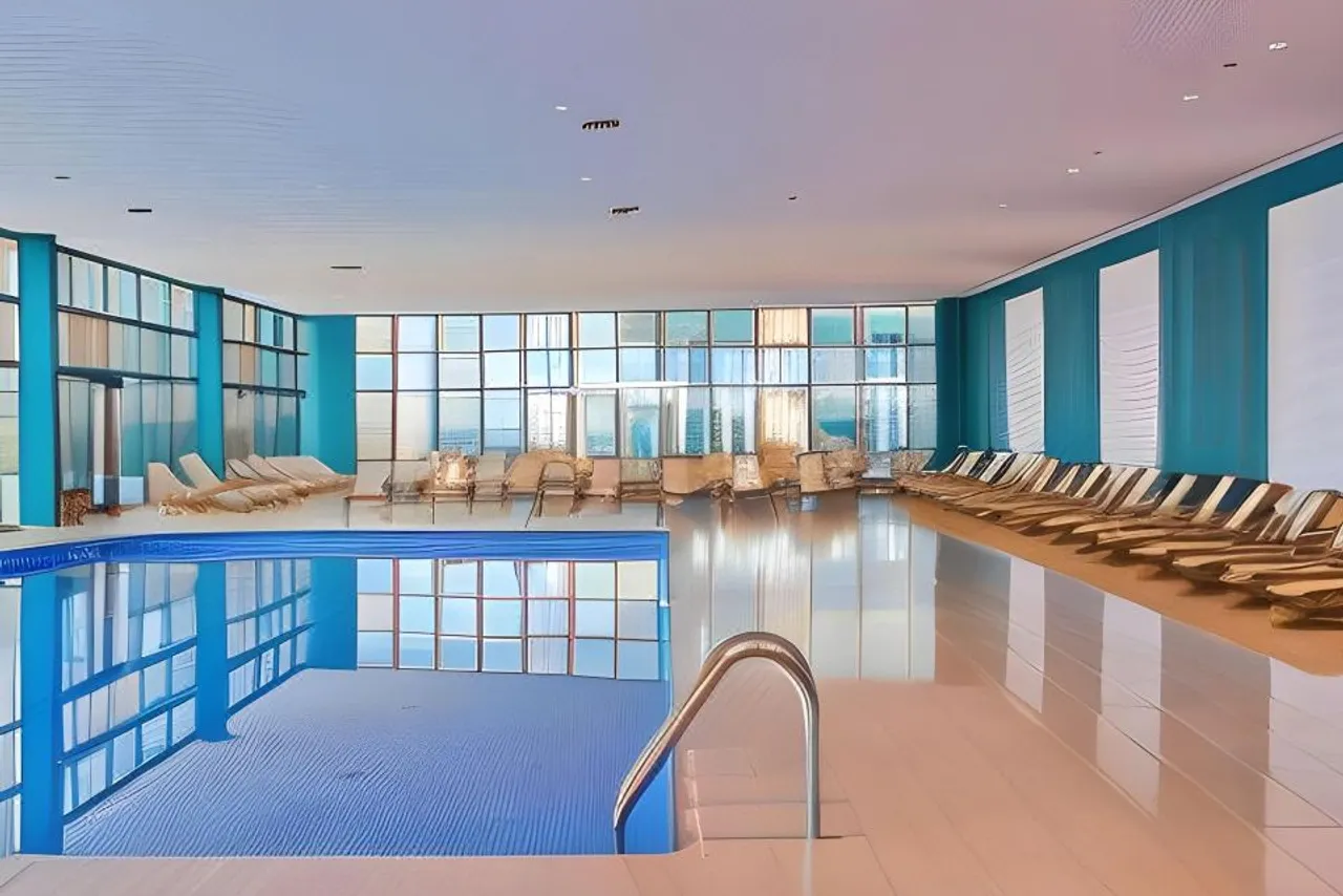Euphoria Batumi Convention & Casino Hotel — ภาพห้องพักและบรรยากาศ