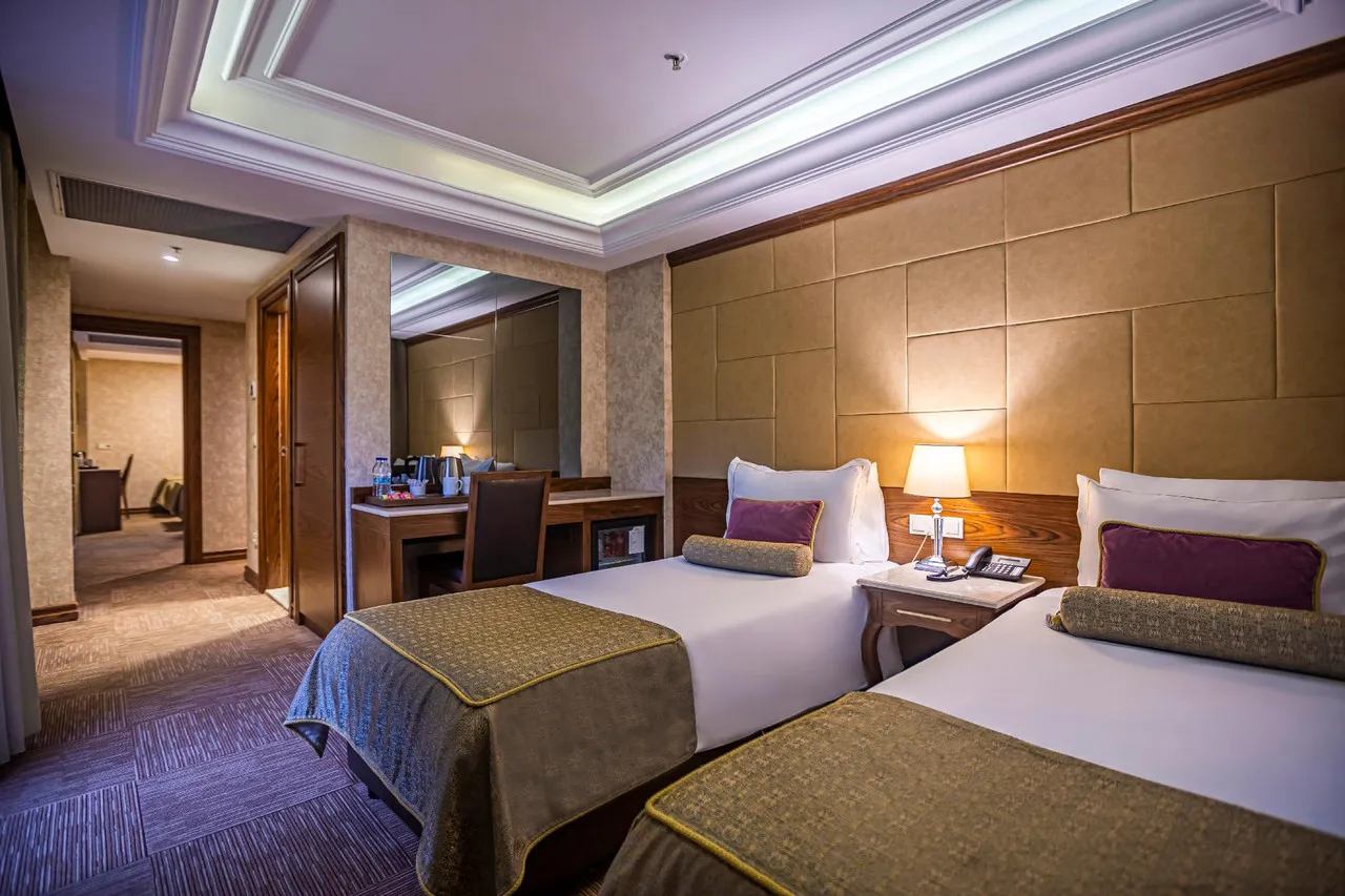 Eurostars Hotel Old City — rooms and atmosphere