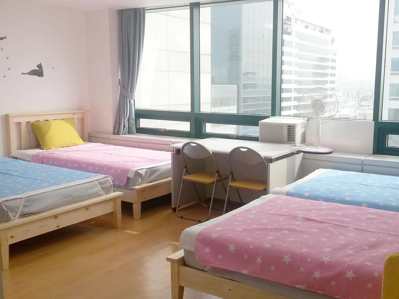Ewha Hostel — rooms and atmosphere