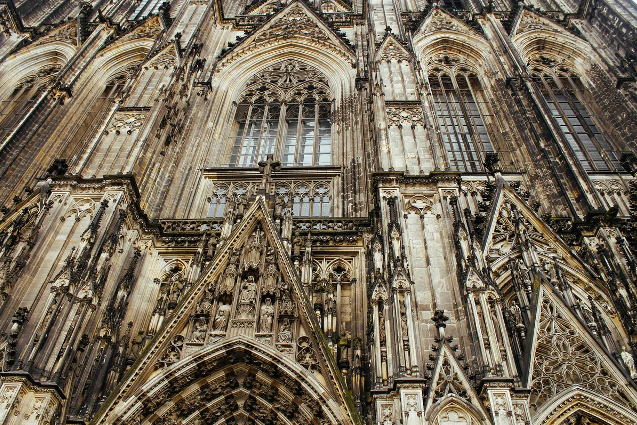 Excelsior Hotel Ernst am Dom — ภาพห้องพักและบรรยากาศ