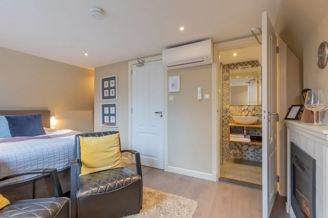 ExLibris Boutique Hotel — rooms and atmosphere