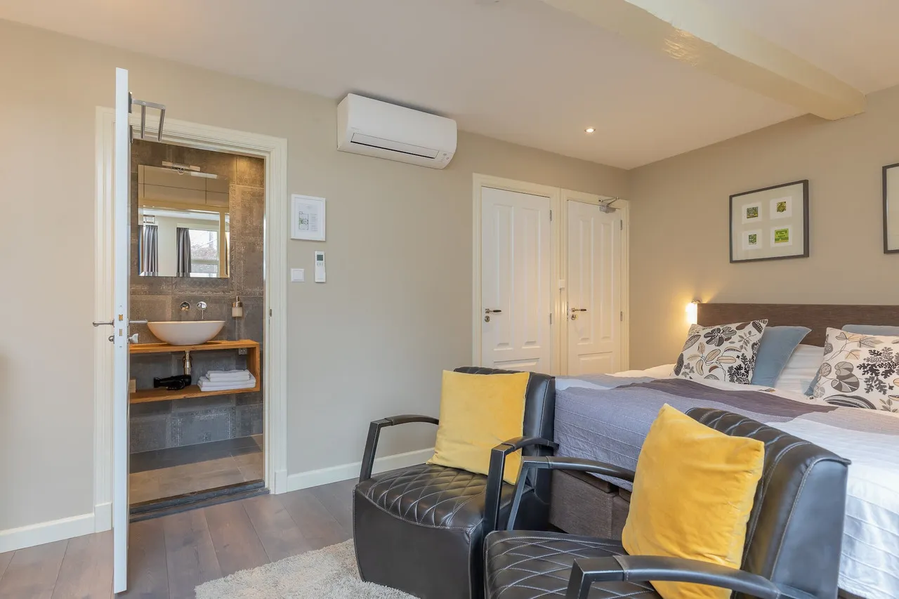 ExLibris Boutique Hotel — rooms and atmosphere