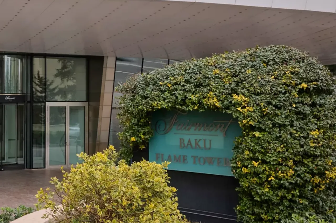 Fairmont Baku, Flame Towers — ภาพห้องพักและบรรยากาศ