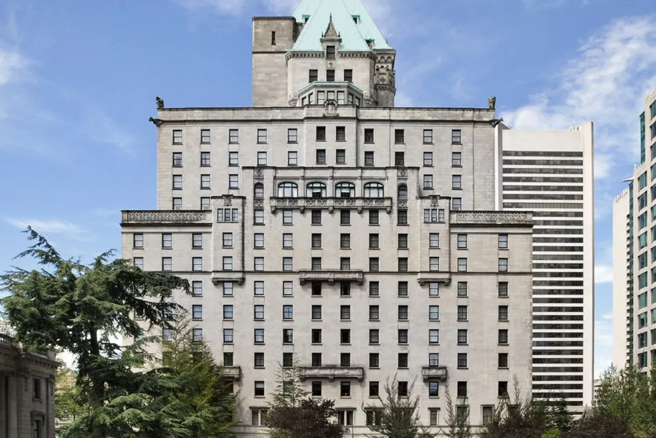 Fairmont Hotel Vancouver — rooms and atmosphere