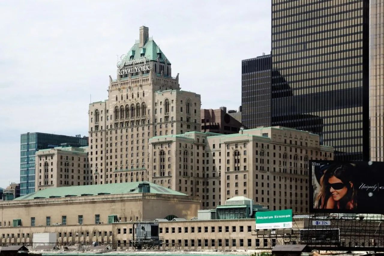 Fairmont Royal York — rooms and atmosphere