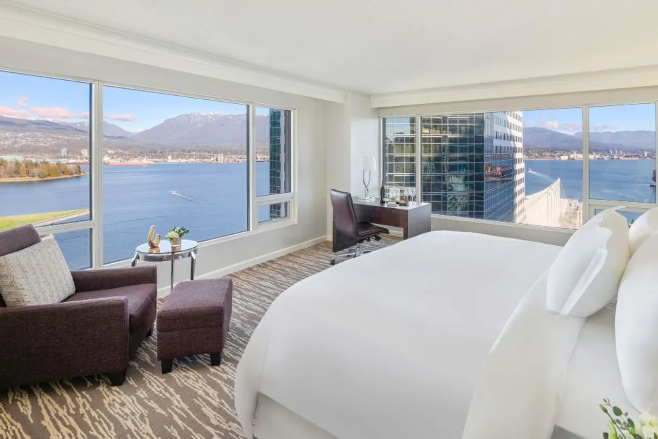 Fairmont Waterfront — ภาพห้องพักและบรรยากาศ