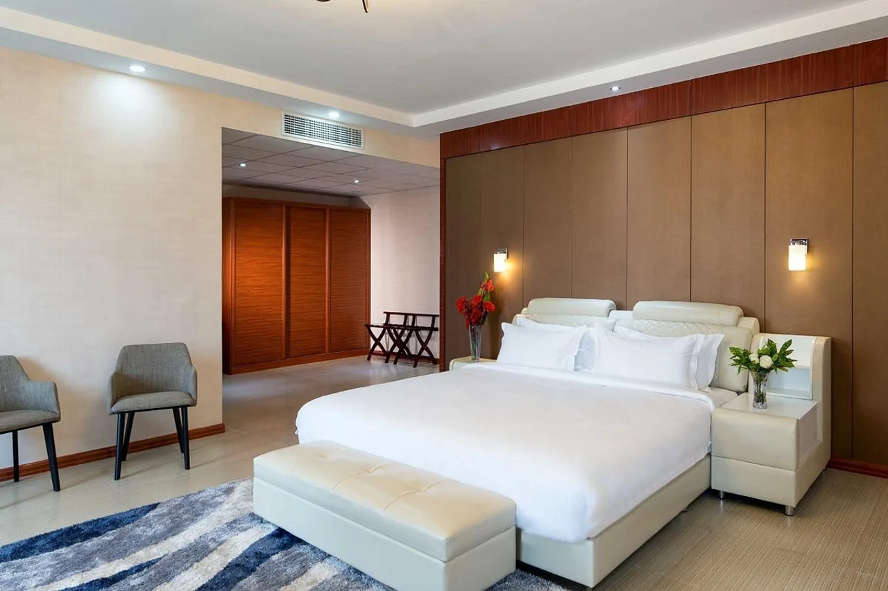 The Farmington Hotel — rooms and atmosphere
