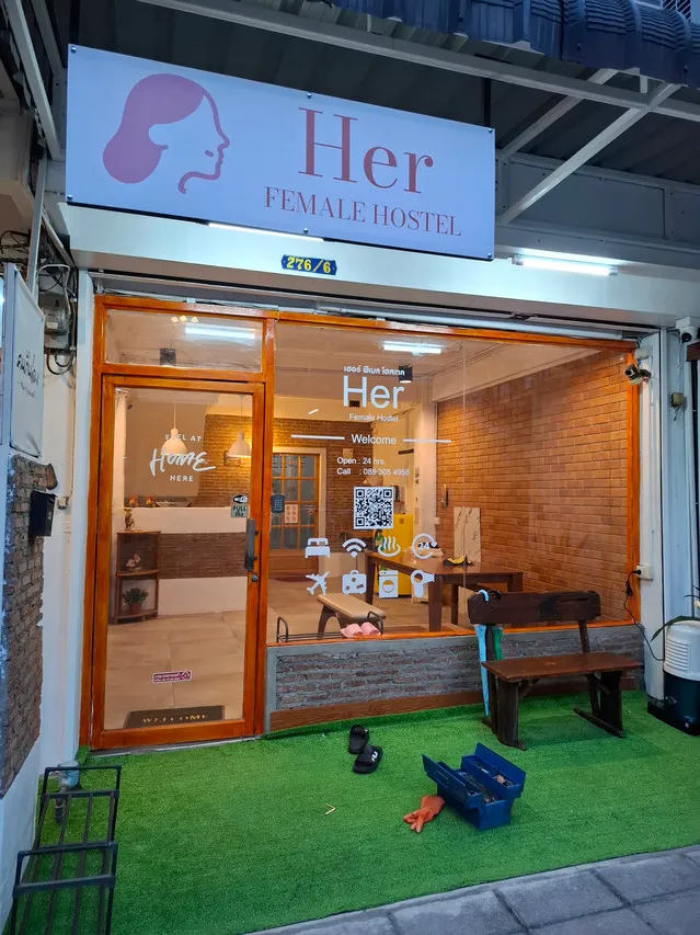 Female Hostel — Donmueang — rooms and atmosphere