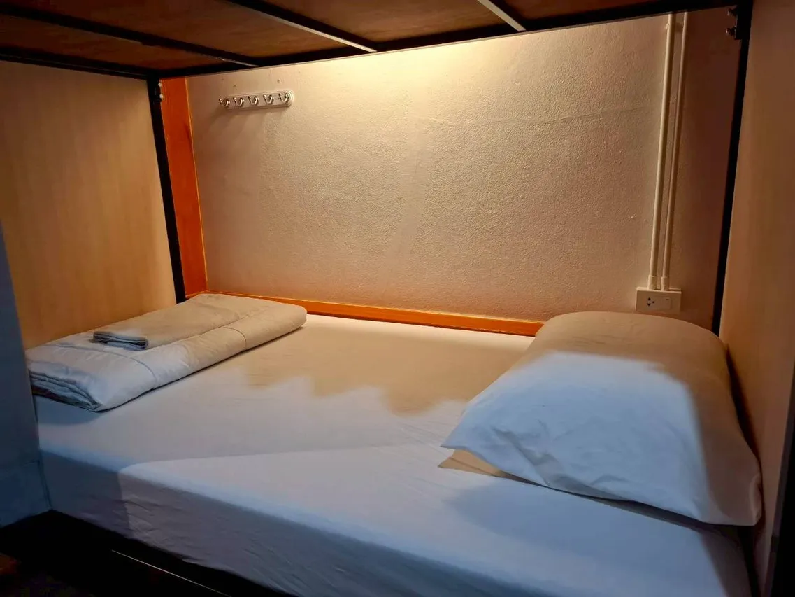 Female Hostel — Donmueang — rooms and atmosphere