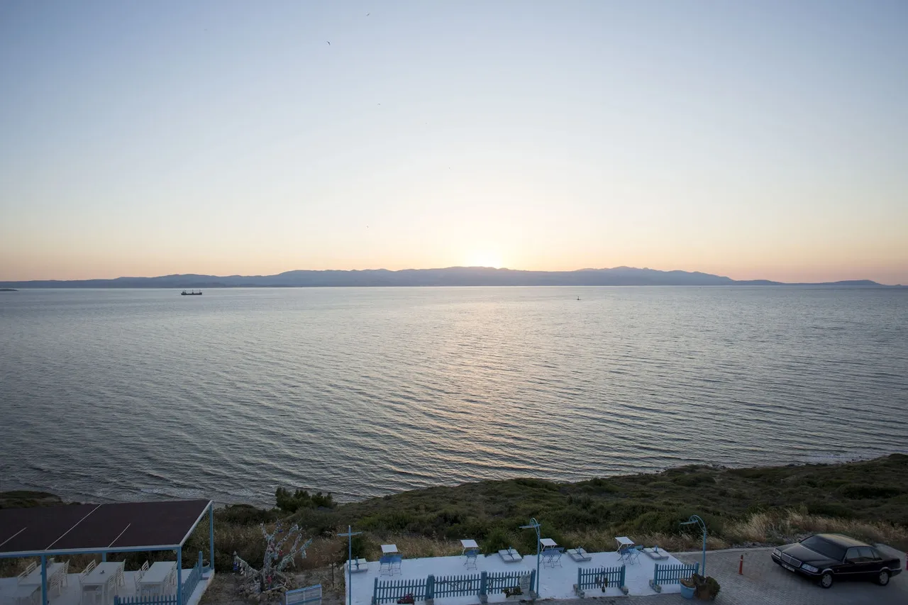 Fener Hotel Café & Kahvaltı — rooms and atmosphere