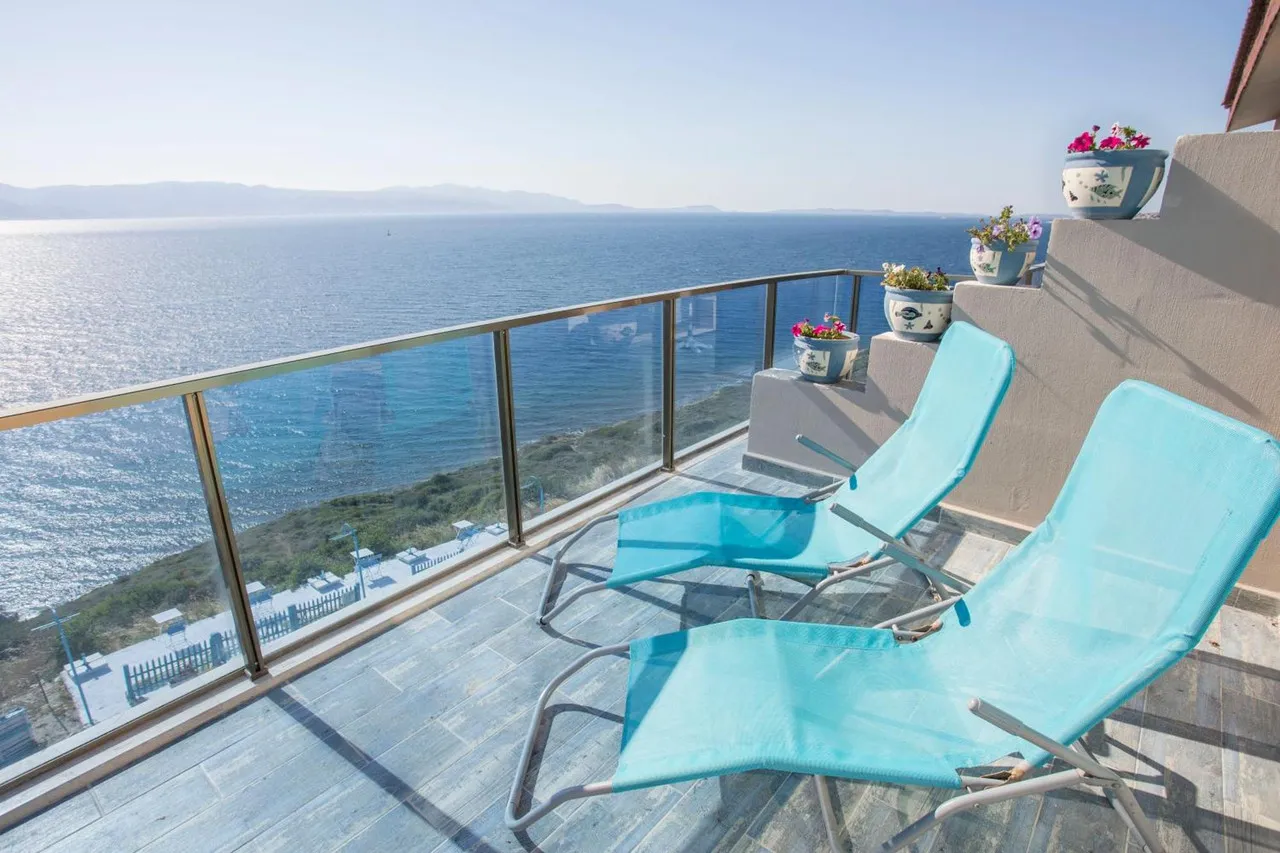 Fener Hotel Café & Kahvaltı — rooms and atmosphere