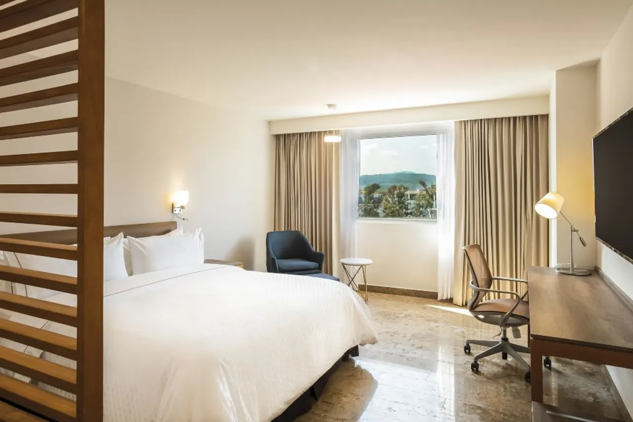 Fiesta Inn Guadalajara Periferico Poniente — ภาพห้องพักและบรรยากาศ