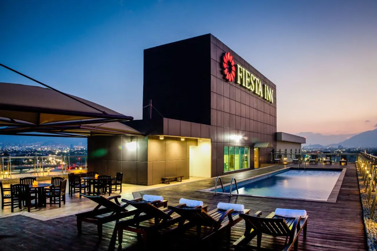 Fiesta Inn Monterrey Fundidora — ภาพห้องพักและบรรยากาศ
