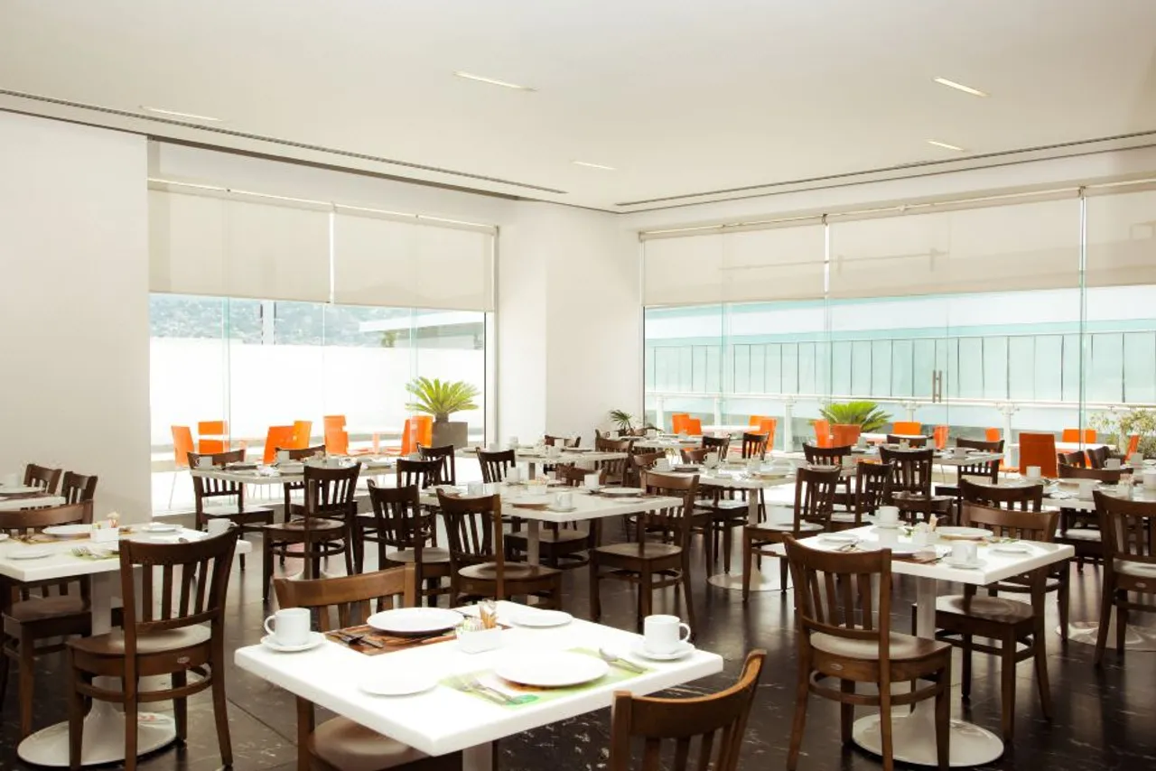 Fiesta Inn Monterrey Tecnologico — ภาพห้องพักและบรรยากาศ