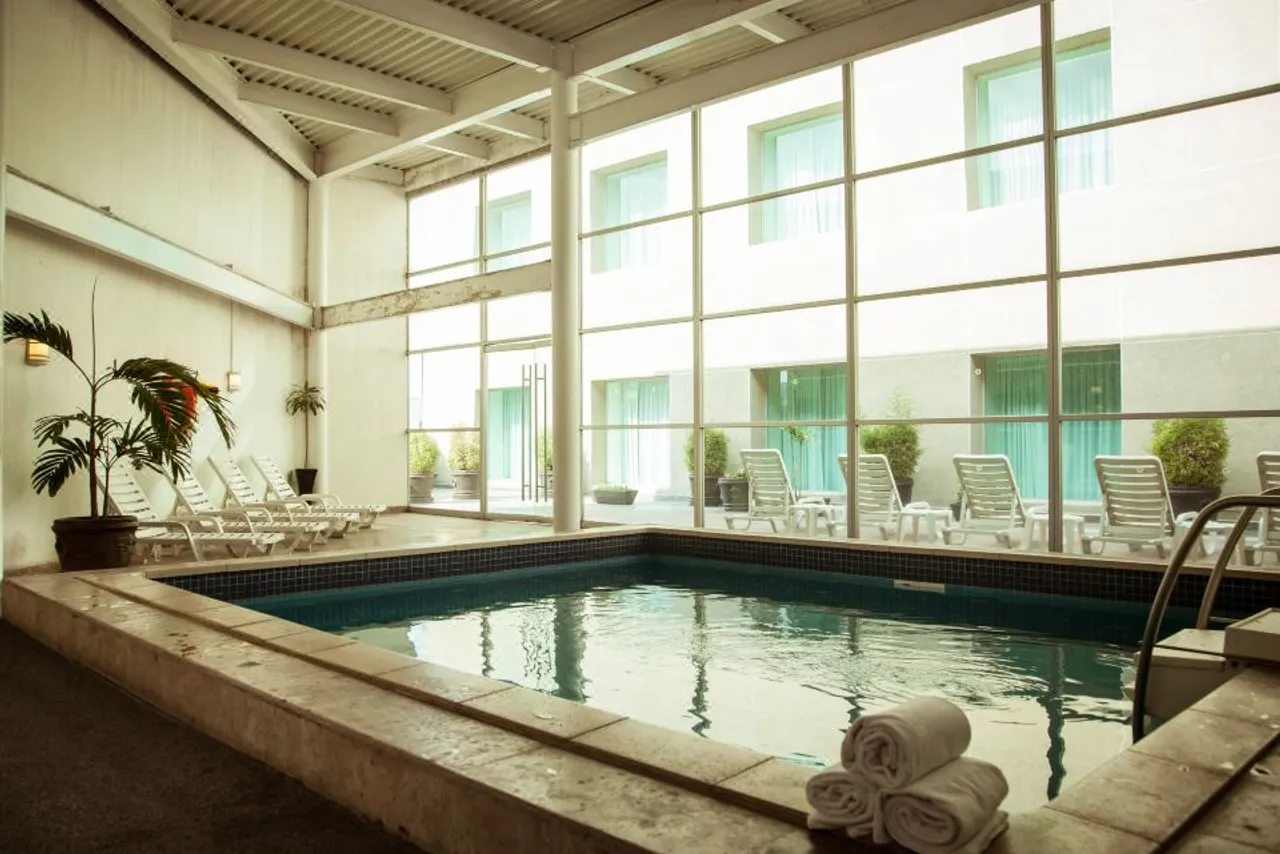 Fiesta Inn Periferico Sur — ภาพห้องพักและบรรยากาศ