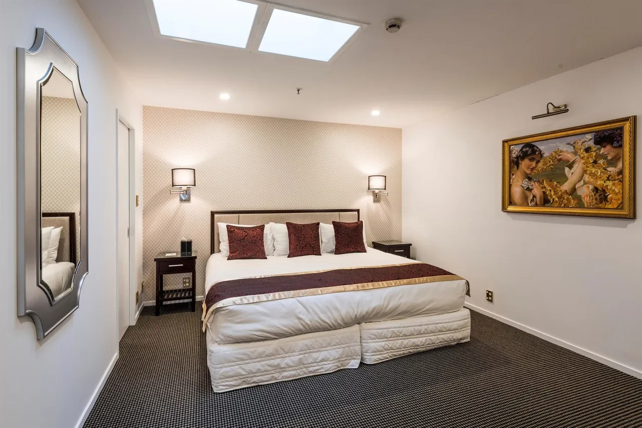 Fino Hotel & Suites — rooms and atmosphere