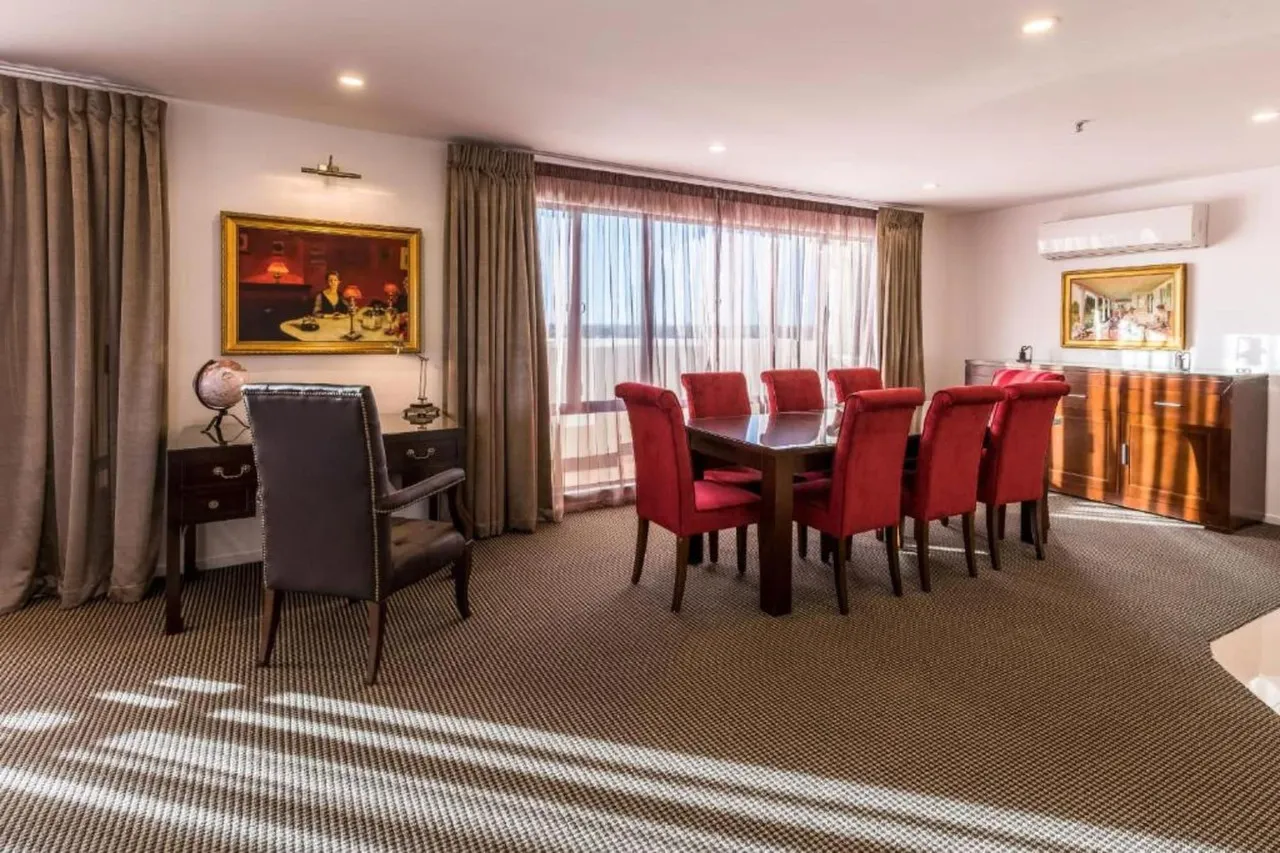 Fino Hotel & Suites — rooms and atmosphere