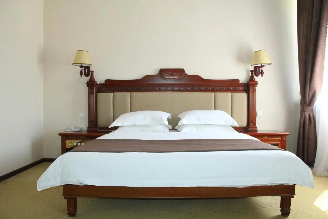 Firuz Hotel — คูจันด์