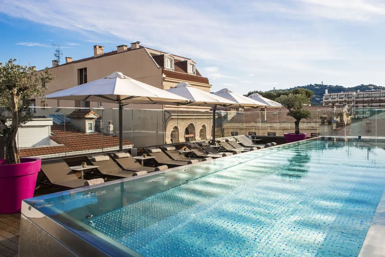 Five Seas Cannes, a Member of Design Hotels — ภาพห้องพักและบรรยากาศ