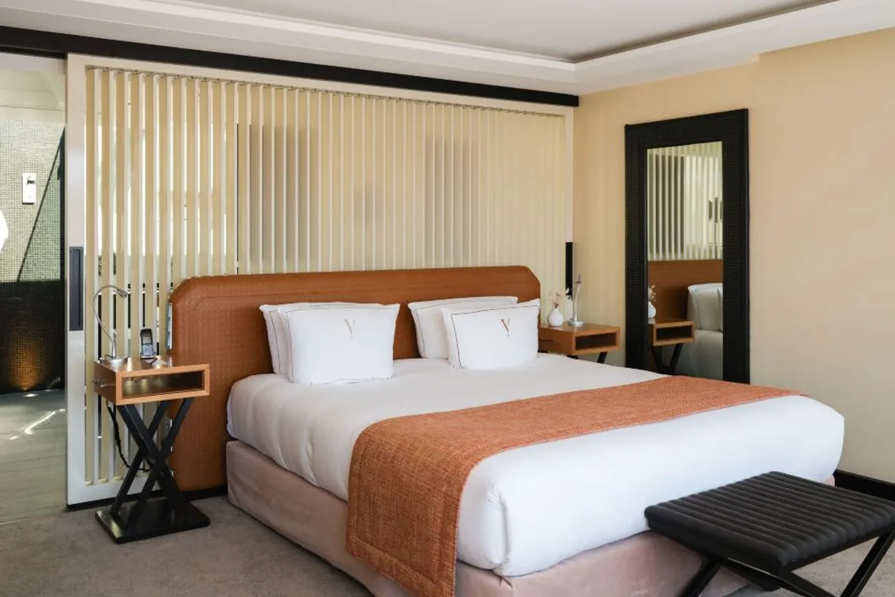 Five Seas Cannes, a Member of Design Hotels — ภาพห้องพักและบรรยากาศ