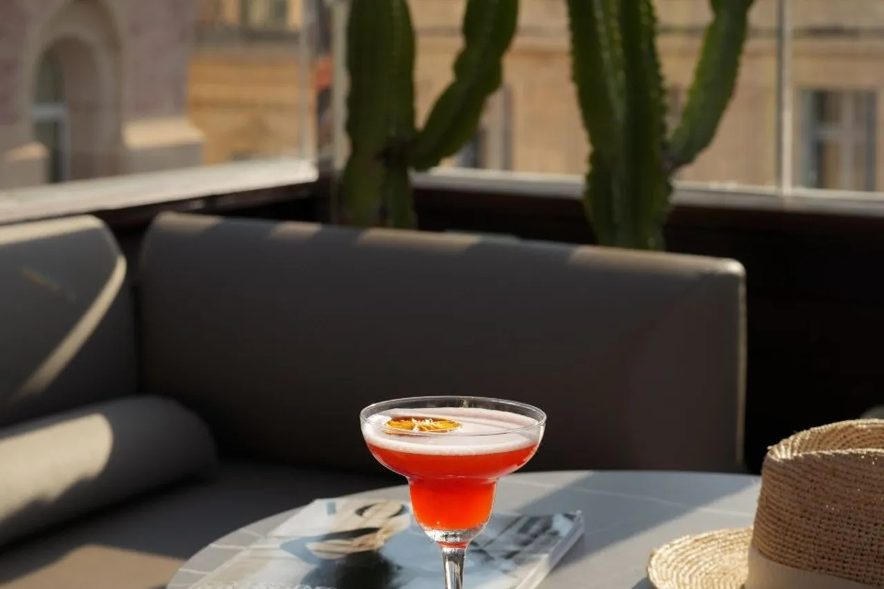Five Seas Cannes, a Member of Design Hotels — ภาพห้องพักและบรรยากาศ