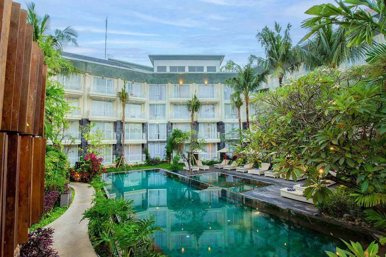 THE 1O1 Bali Fontana Seminyak — rooms and atmosphere