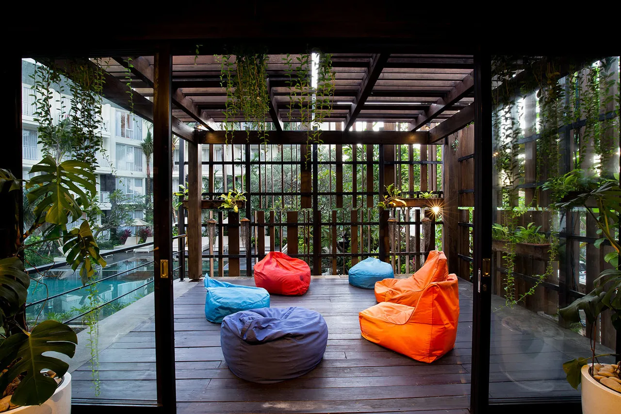 THE 1O1 Bali Fontana Seminyak — rooms and atmosphere
