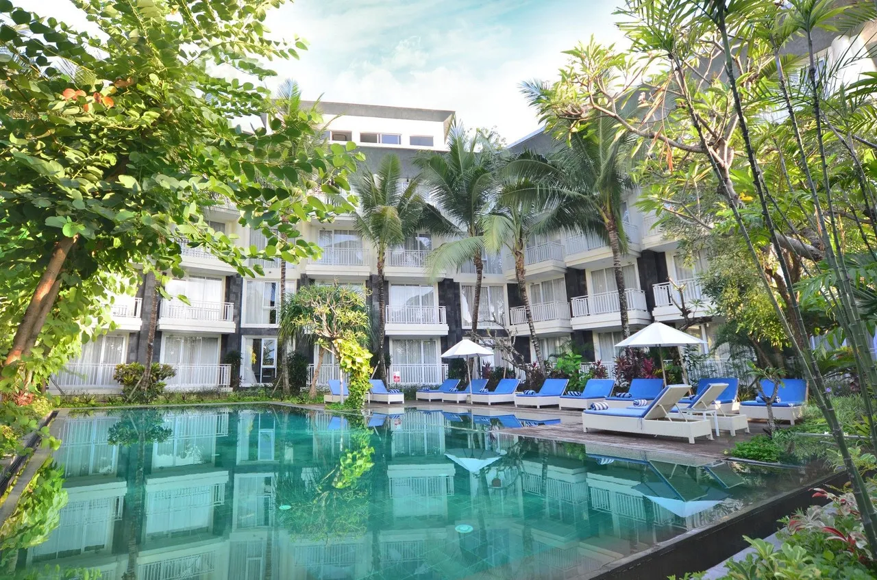 THE 1O1 Bali Fontana Seminyak — rooms and atmosphere