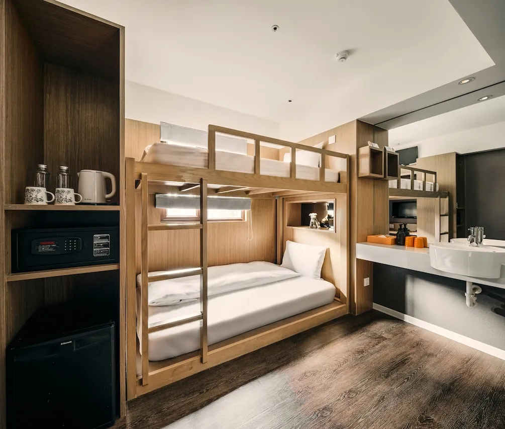 Orange Hotel - Ximen, Taipei — rooms and atmosphere