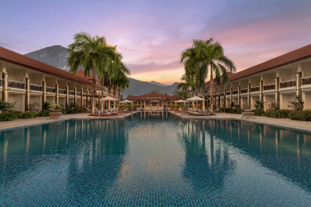 Four Points by Sheraton Palawan Puerto Princesa — rooms and atmosphere