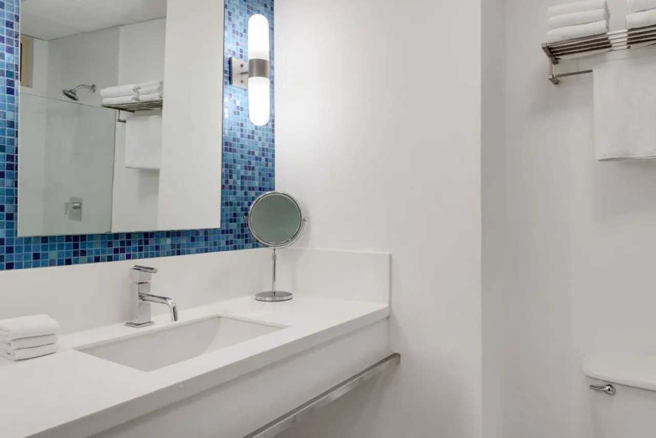 Four Points by Sheraton Monterrey Linda Vista — ภาพห้องพักและบรรยากาศ