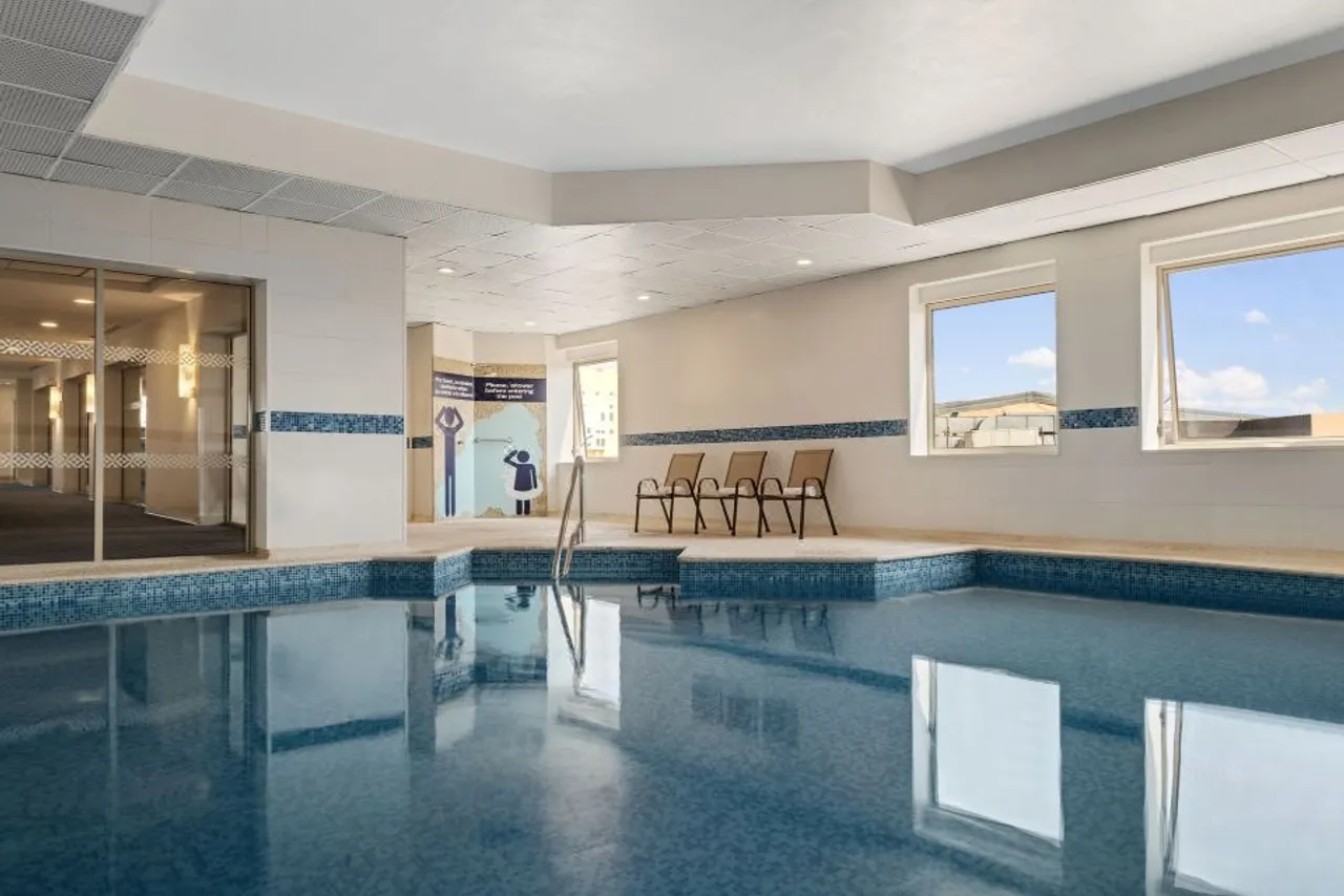 Four Points by Sheraton Monterrey Linda Vista — ภาพห้องพักและบรรยากาศ