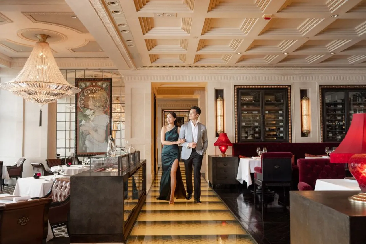 Four Seasons Hotel Hong Kong — ภาพห้องพักและบรรยากาศ