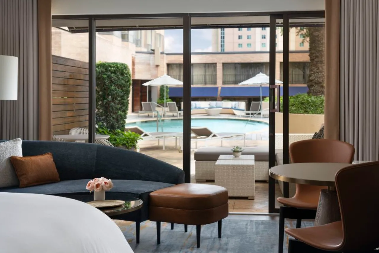 Four Seasons Hotel Houston — โรงแรมในฮิวสตัน