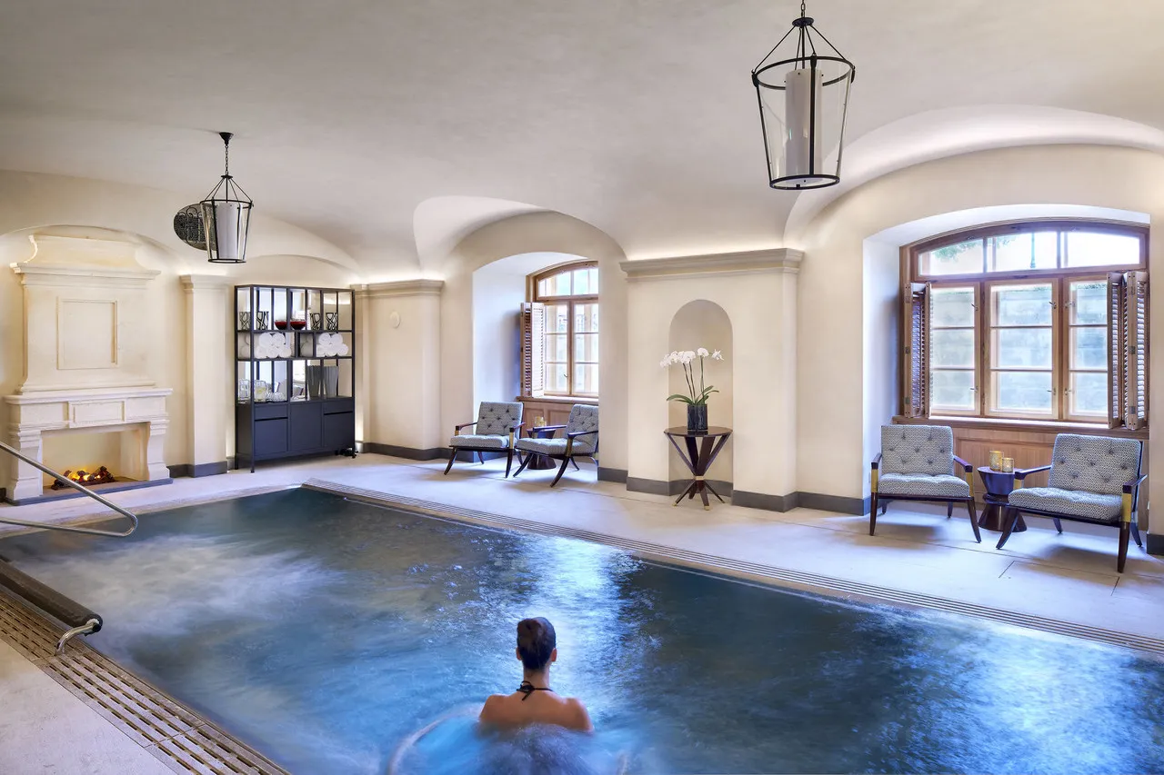 Four Seasons Hotel Prague — rooms and atmosphere