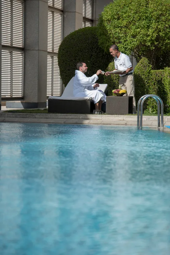 Four Seasons Hotel Riyadh at Kingdom Centre — rooms and atmosphere