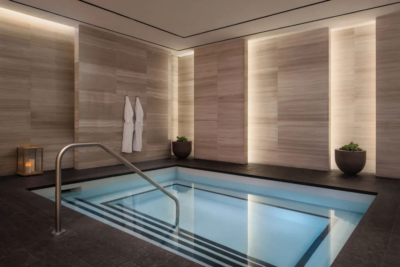 Four Seasons Hotel Toronto at Yorkville — rooms and atmosphere