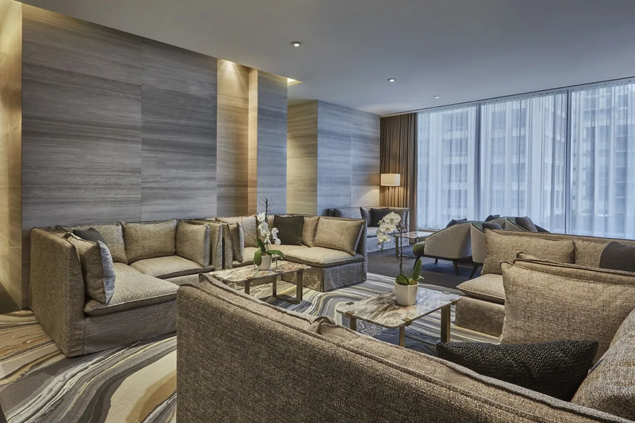 Four Seasons Hotel Toronto at Yorkville — rooms and atmosphere