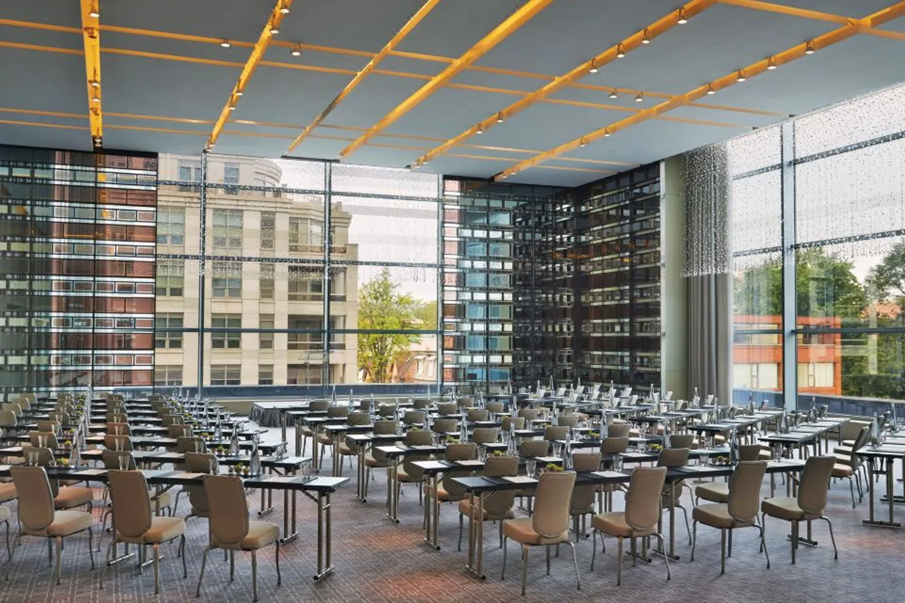 Four Seasons Hotel Toronto — ภาพห้องพักและบรรยากาศ