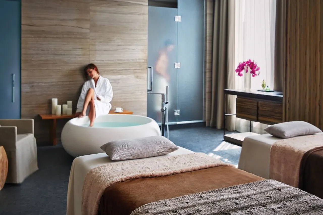Four Seasons Hotel Toronto — ภาพห้องพักและบรรยากาศ