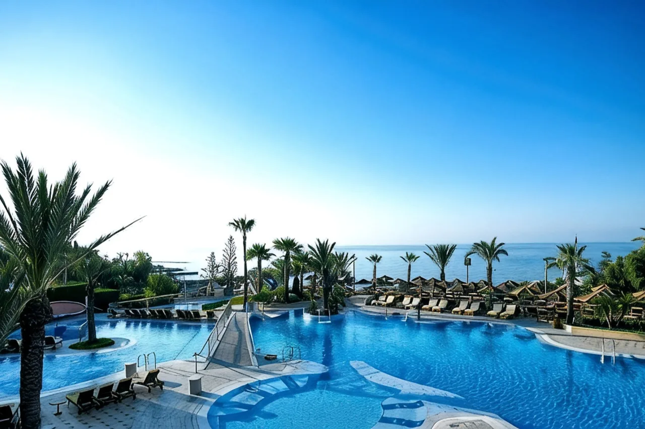 6 โรงแรมน่าพักใน Limassol ไซปรัส — รีสอร์ตริมทะเลถึงที่พักใจกลางเมืองท่า