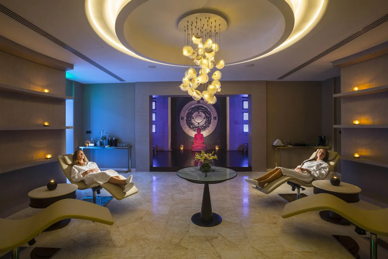 Four Seasons Hotel — ภาพห้องพักและบรรยากาศ